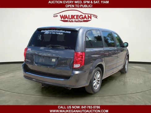 Used 2016 Dodge Grand Caravan SE FWD image 3