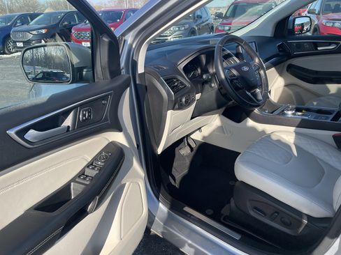 Used 2023 Ford Edge Titanium image 10