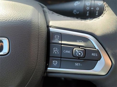 Used 2024 Jeep Compass Limited w/ High Altitude Package image 18