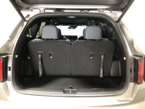Used 2023 Kia Sorento SX Prestige image 8