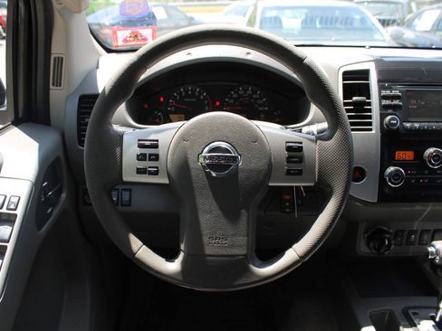 Used 2014 Nissan Frontier SV w/ SV Value Truck Package AWD/4WD image 37