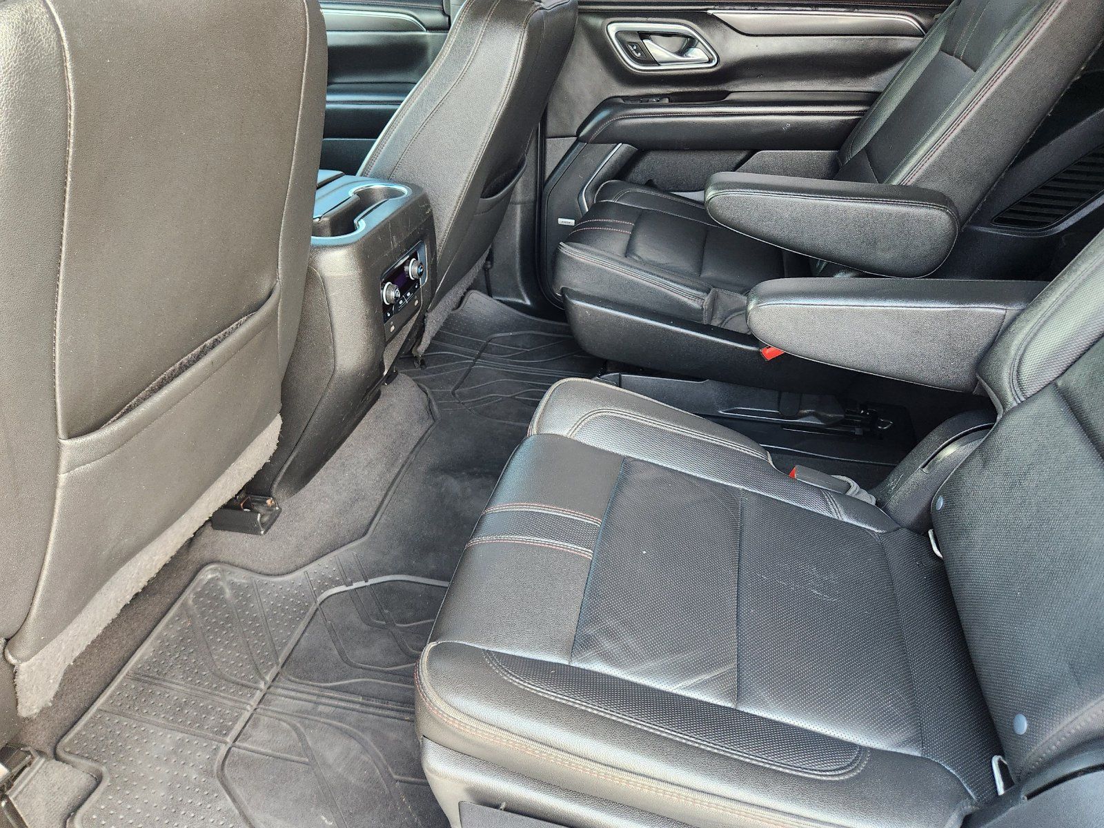 Used 2022 Chevrolet Tahoe RST w/ Luxury Package RWD image 34