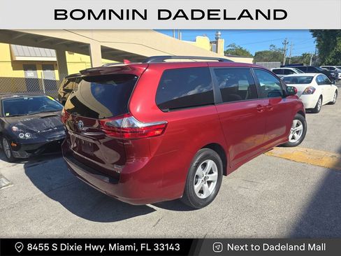 Used 2020 Toyota Sienna LE image 3