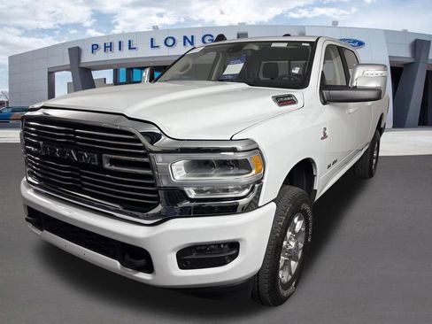 Used 2024 RAM 2500 Laramie AWD/4WD image 3