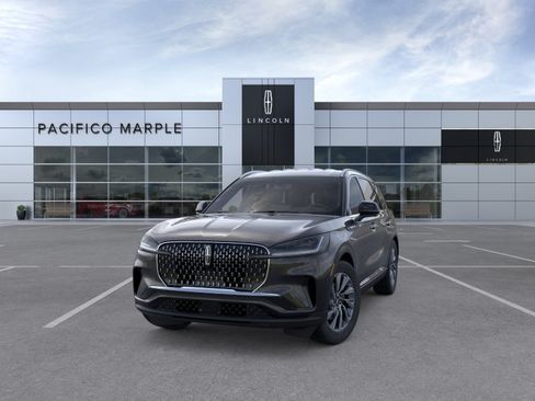 New 2026 Lincoln Aviator AWD image 2