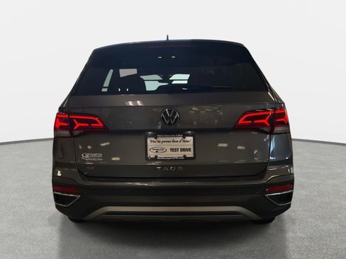 Used 2024 Volkswagen Taos SE image 6