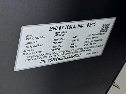 Used 2025 Tesla Cybertruck AWD Crew Cab image 42