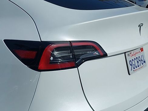 Used 2023 Tesla Model Y Long Range AWD/4WD image 11