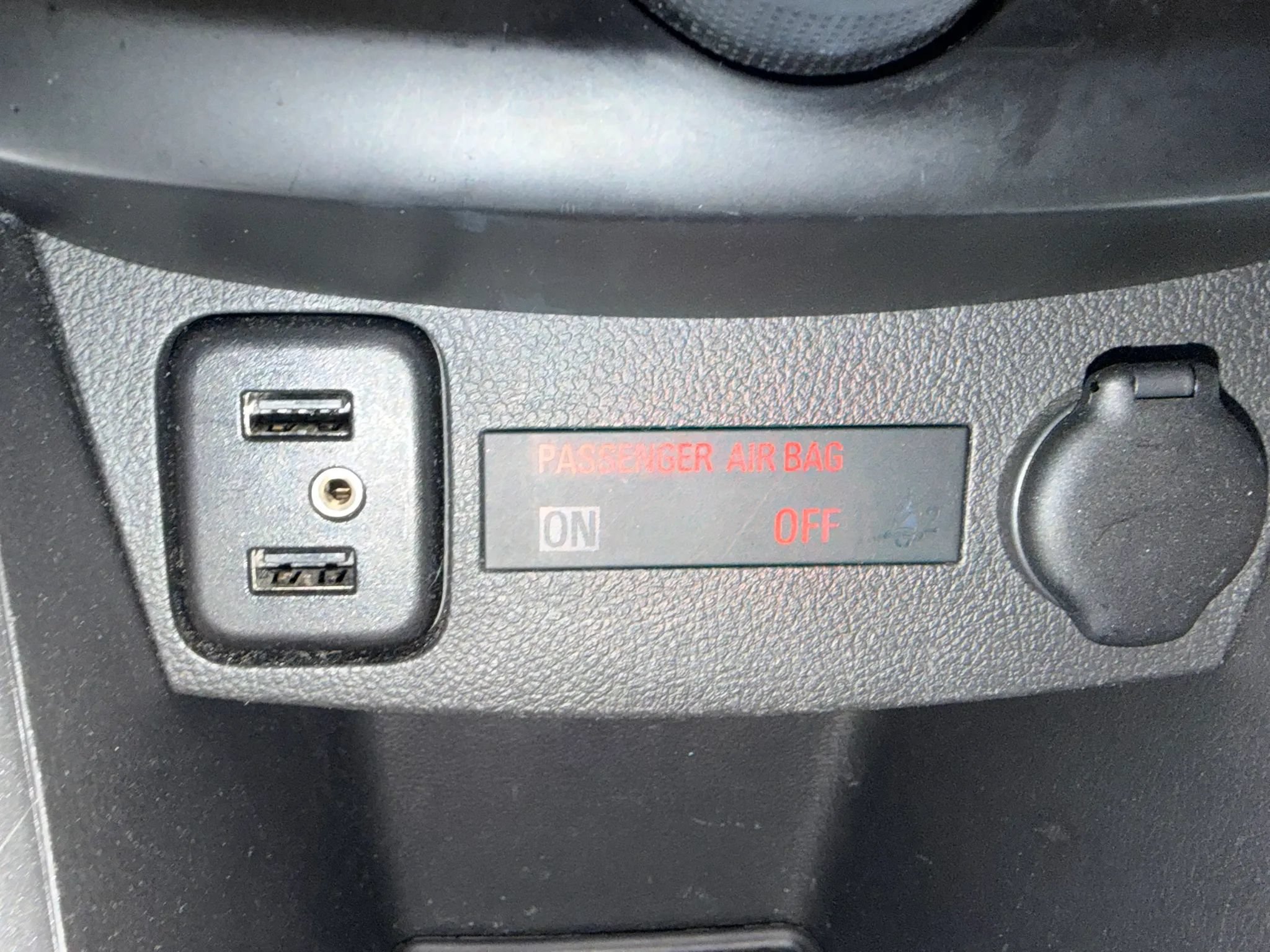 Used 2019 Chevrolet Trax LT w/ LT Convenience Package FWD image 15