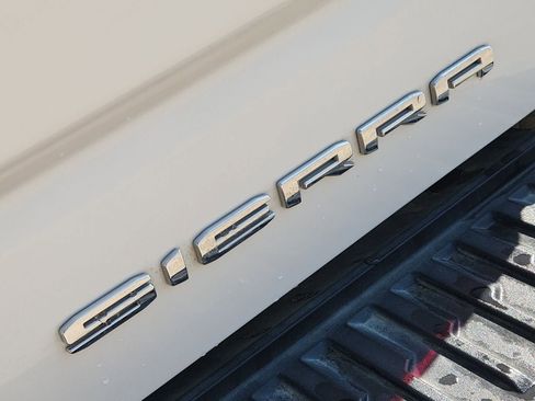 Used 2025 GMC Sierra 1500 Denali AWD/4WD image 10