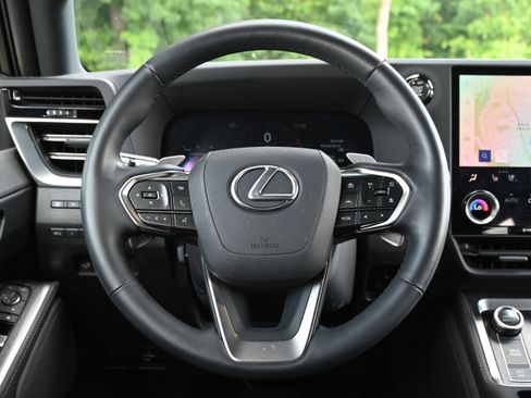 Used 2024 Lexus GX 550 w/ Accessory Package (Z1) AWD/4WD image 6