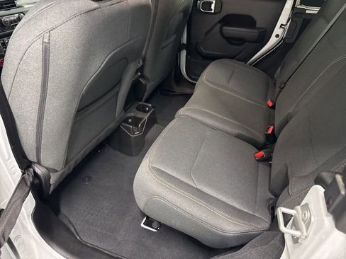 Used 2024 Jeep Wrangler Willys image 21