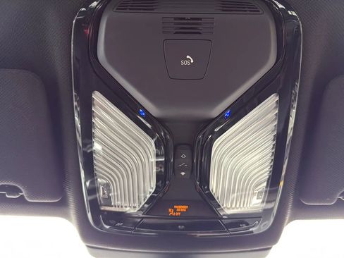 Used 2018 BMW 530e xDrive image 21