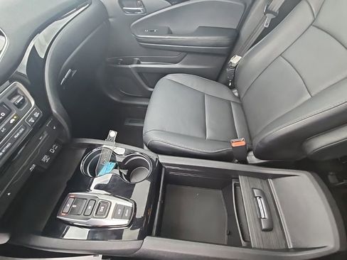 Used 2019 Honda Pilot Touring image 25