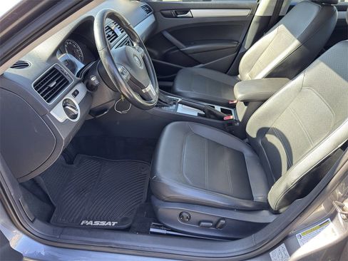 Used 2012 Volkswagen Passat 2.5 SE image 10