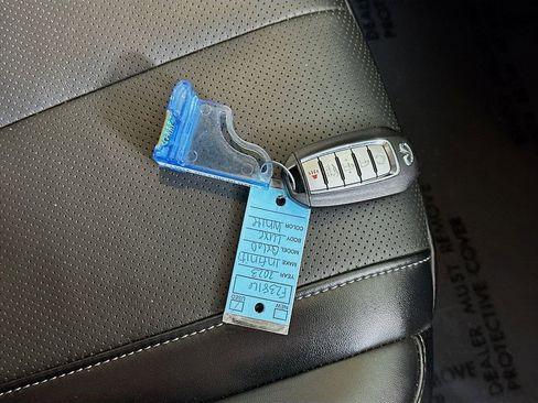 Used 2023 INFINITI QX60 Luxe image 38