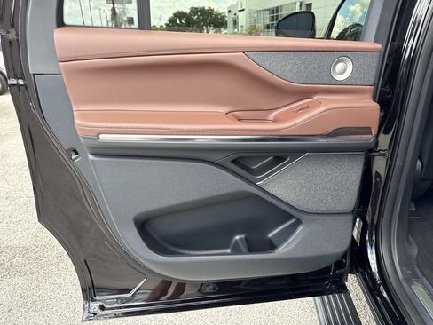 New 2026 Lincoln Navigator L Reserve AWD/4WD image 14
