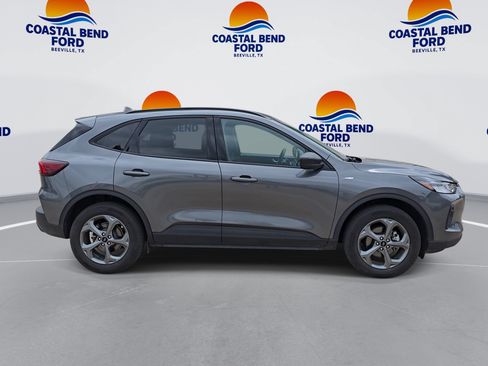 Used 2025 Ford Escape ST-Line AWD/4WD image 9