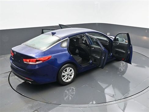 Used 2018 Kia Optima LX image 25