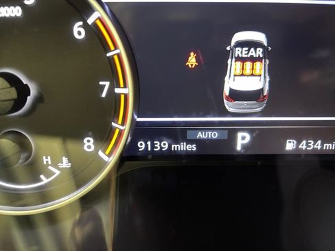 Used 2025 Nissan Rogue S AWD/4WD image 18
