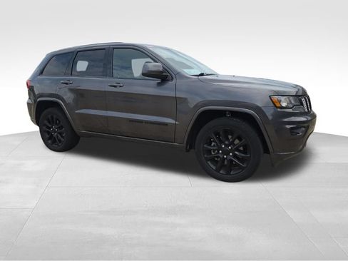 Used 2021 Jeep Grand Cherokee Laredo X RWD image 4
