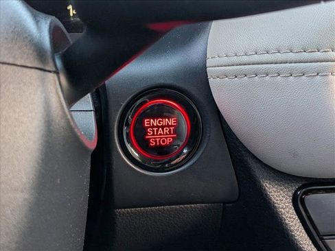 Used 2023 Honda HR-V LX image 15