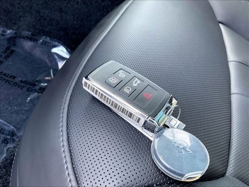 New 2025 Land Rover Range Rover SE image 35