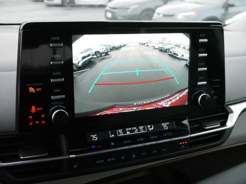 New 2024 Toyota Sienna XLE image 29