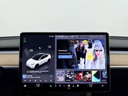 Used 2024 Tesla Model Y Performance image 25