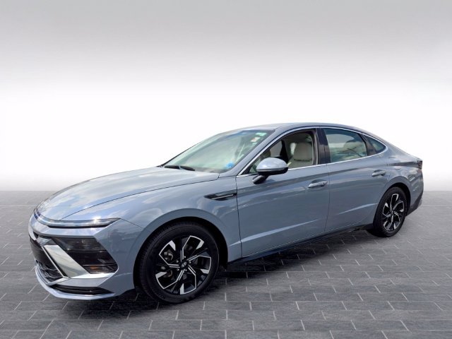 Used 2025 Hyundai Sonata SEL FWD image 3