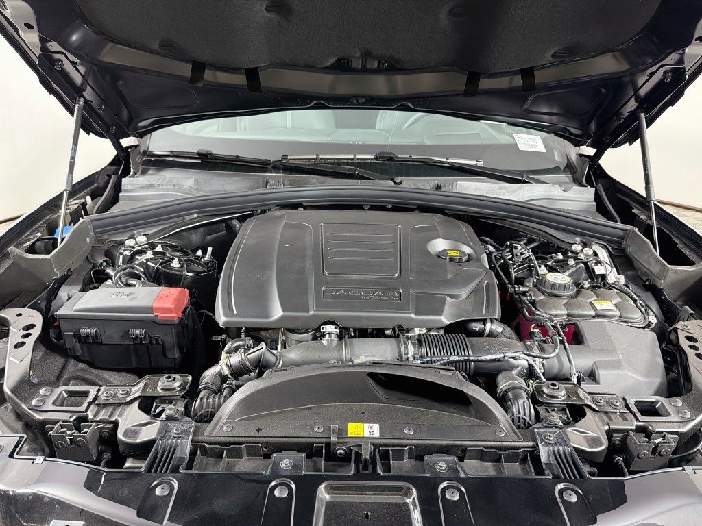 New 2026 Jaguar F-PACE R-Dynamic S AWD/4WD image 32