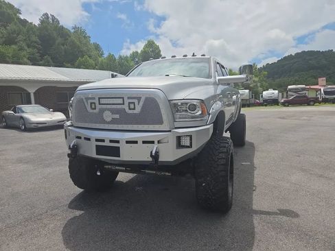 Used 2015 RAM 2500 Laramie w/ Convenience Group AWD/4WD image 2