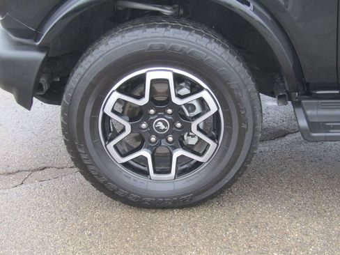 Used 2025 Ford Bronco Outer Banks AWD/4WD image 6