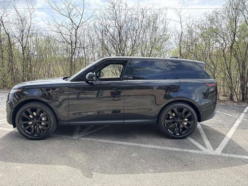 New 2026 Land Rover Range Rover Sport SE AWD/4WD image 2