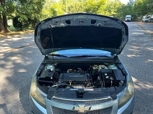 Used 2012 Chevrolet Cruze LS FWD image 12