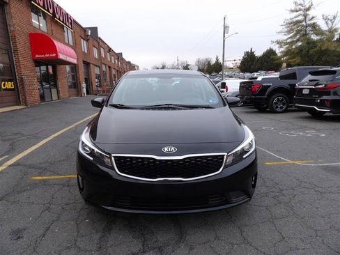 Used 2017 Kia Forte LX image 2