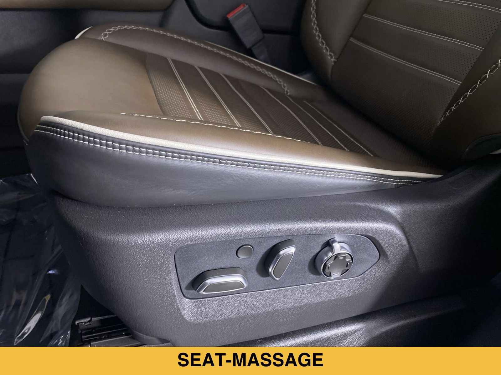 Certified 2026 GMC Yukon Denali Ultimate w/ LPO, Floor Liner Package AWD/4WD image 10