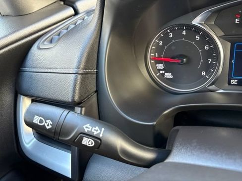 Used 2023 GMC Terrain SLE FWD image 22