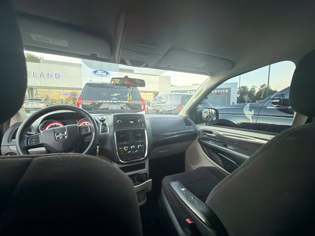 Used 2011 Dodge Grand Caravan Express FWD image 17