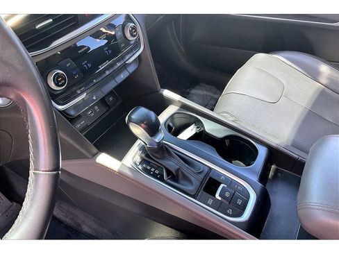Used 2019 Hyundai Santa Fe Limited AWD/4WD image 18