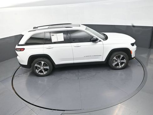 Used 2023 Jeep Grand Cherokee 4WD 4xe image 18