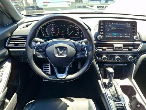 Used 2018 Honda Accord Sport image 2