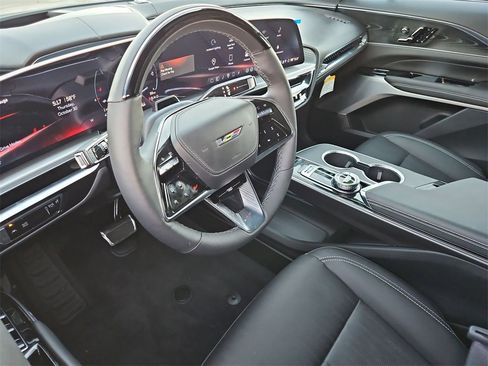 Used 2026 Cadillac Lyriq V image 7