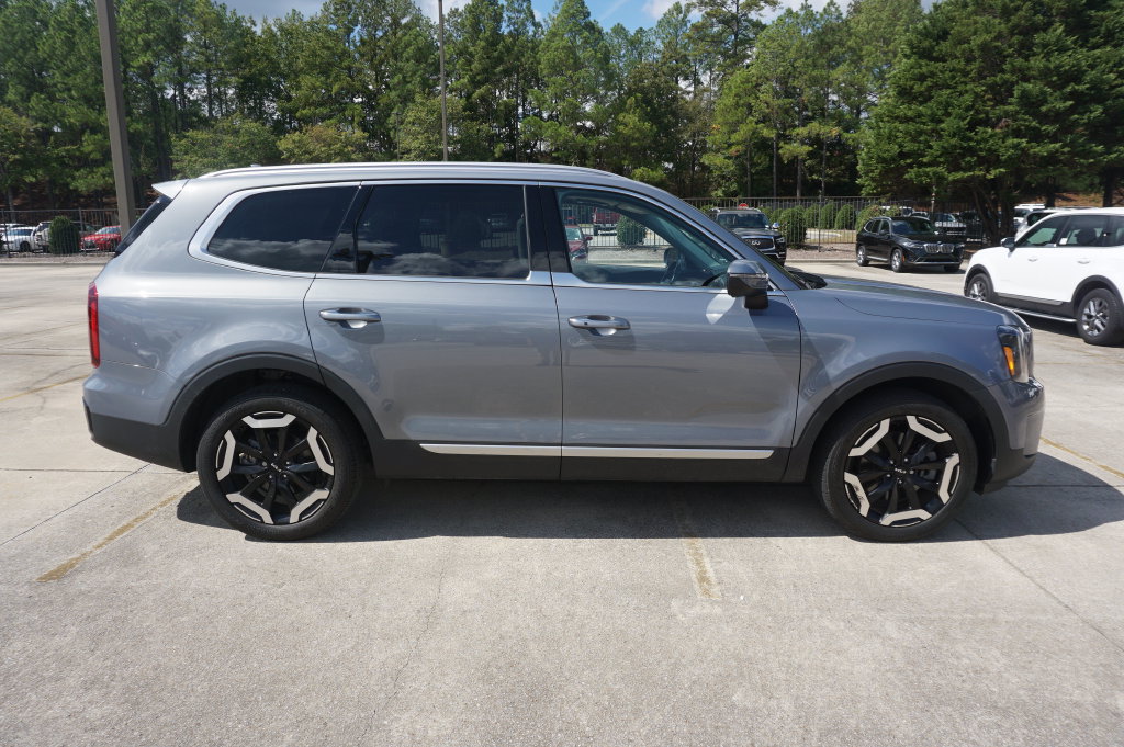 Used 2024 Kia Telluride S w/ S Sunroof Package FWD image 24