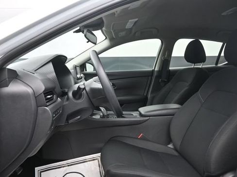 Used 2025 Nissan Sentra S FWD image 10