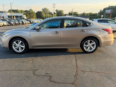 Used 2013 Nissan Altima 2.5 SV FWD image 4