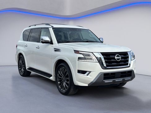 Used 2024 Nissan Armada Platinum w/ Captain's Chairs Package image 9