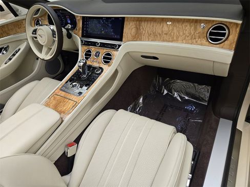 Used 2023 Bentley Continental GT Mulliner image 4
