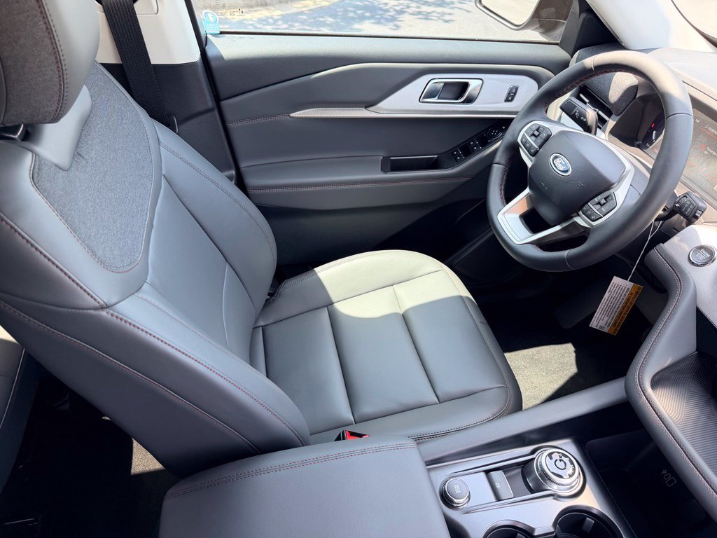 New 2026 Ford Explorer Active w/ Active Comfort Package RWD image 8