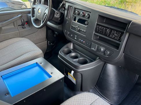 Used 2023 Chevrolet Express 3500 Extended w/ Driver Convenience Package image 15